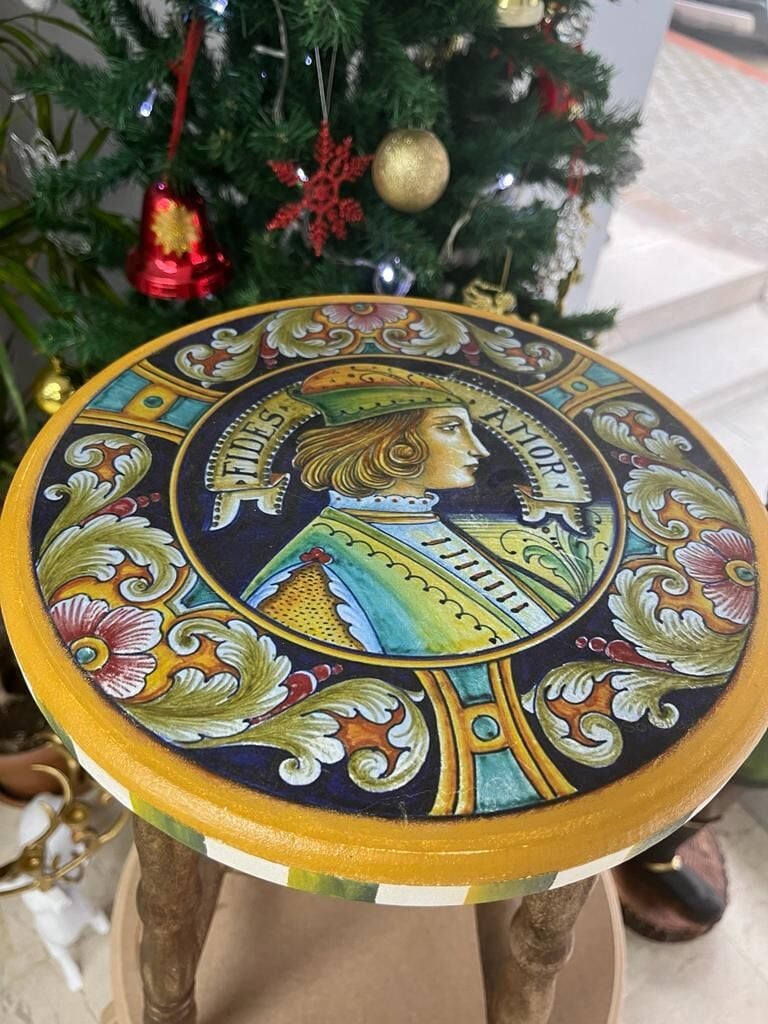 DEKORATİF TORNA AYAKLI TABURE